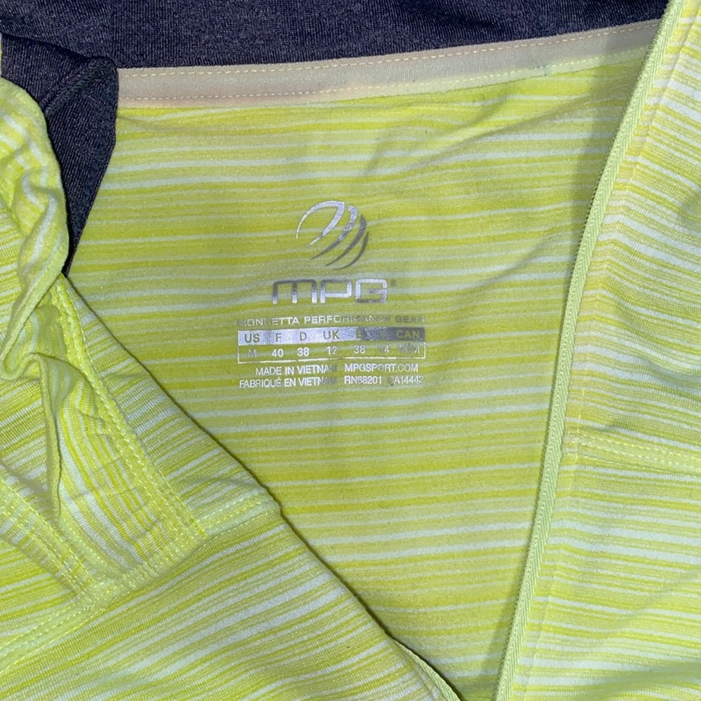 MPG activewear neon yellow top sz M hooded - Picture 5 of 5